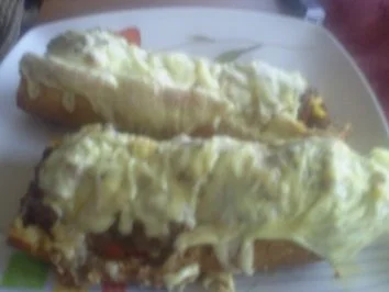 Hauptgericht: Baguette, gefüllt und überbacken - die Ausgabe für meinen Mann - Rezept