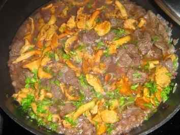 Rezept: Burgunder-Gulasch Bild Nr. 5 Burgunder-Gulasch - Rezept - Bild Nr. 5