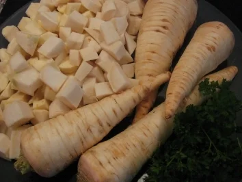 Rezept: Hackfleisch-Saatenrad mit Pastinaken-Rahmkartoffeln Bild Nr. 5 Hackfleisch-Saatenrad mit Pastinaken-Rahmkartoffeln - Rezept - Bild Nr. 5