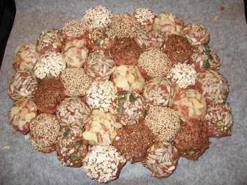 Rezept: Hackfleisch-Saatenrad mit Pastinaken-Rahmkartoffeln Hackfleisch-Saatenrad mit Pastinaken-Rahmkartoffeln - Rezept