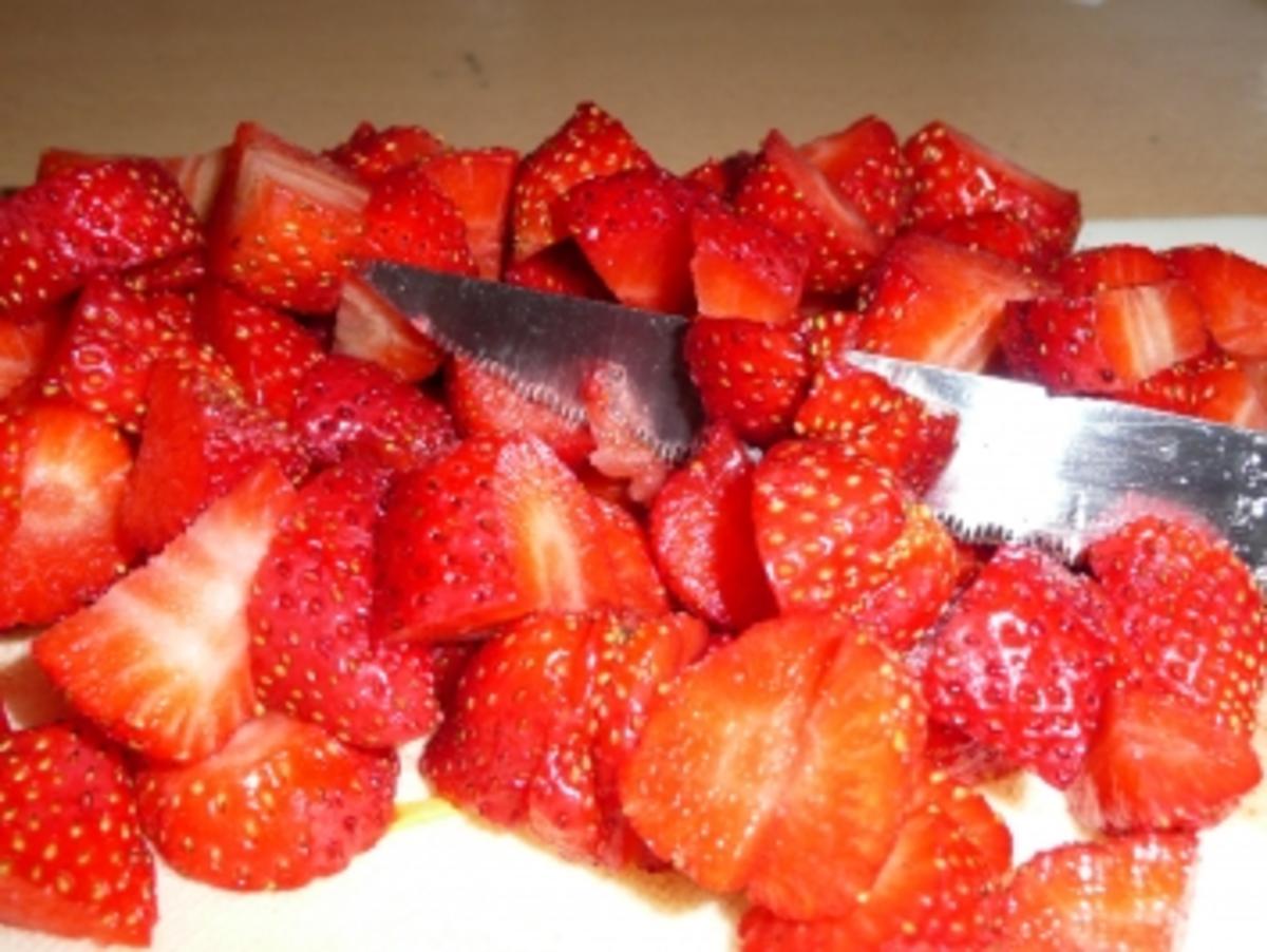 Erdbeer + Kokos + Schokolade = Dad's Geburtstagsmuffins - Rezept - Bild Nr. 2