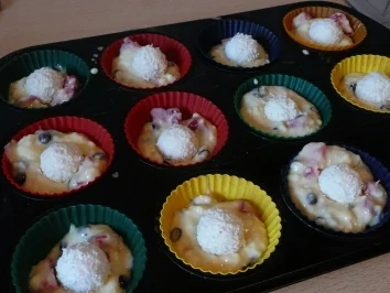 Erdbeer + Kokos + Schokolade = Dad's Geburtstagsmuffins - Rezept - Bild Nr. 5