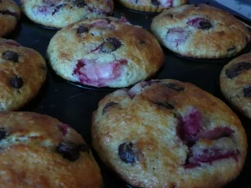 Erdbeer + Kokos + Schokolade = Dad's Geburtstagsmuffins - Rezept - Bild Nr. 8