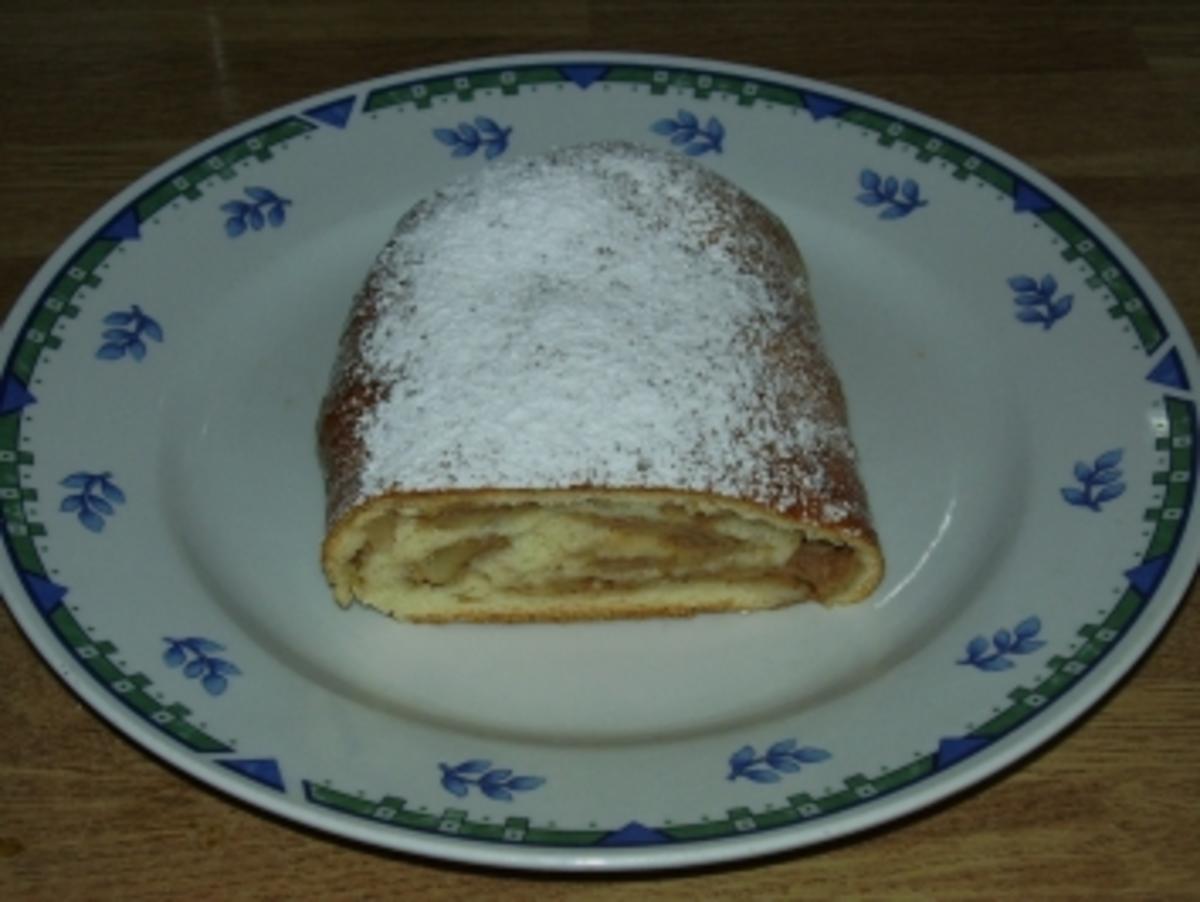 Bilder für Germteig-Apfelstrudel - Rezept