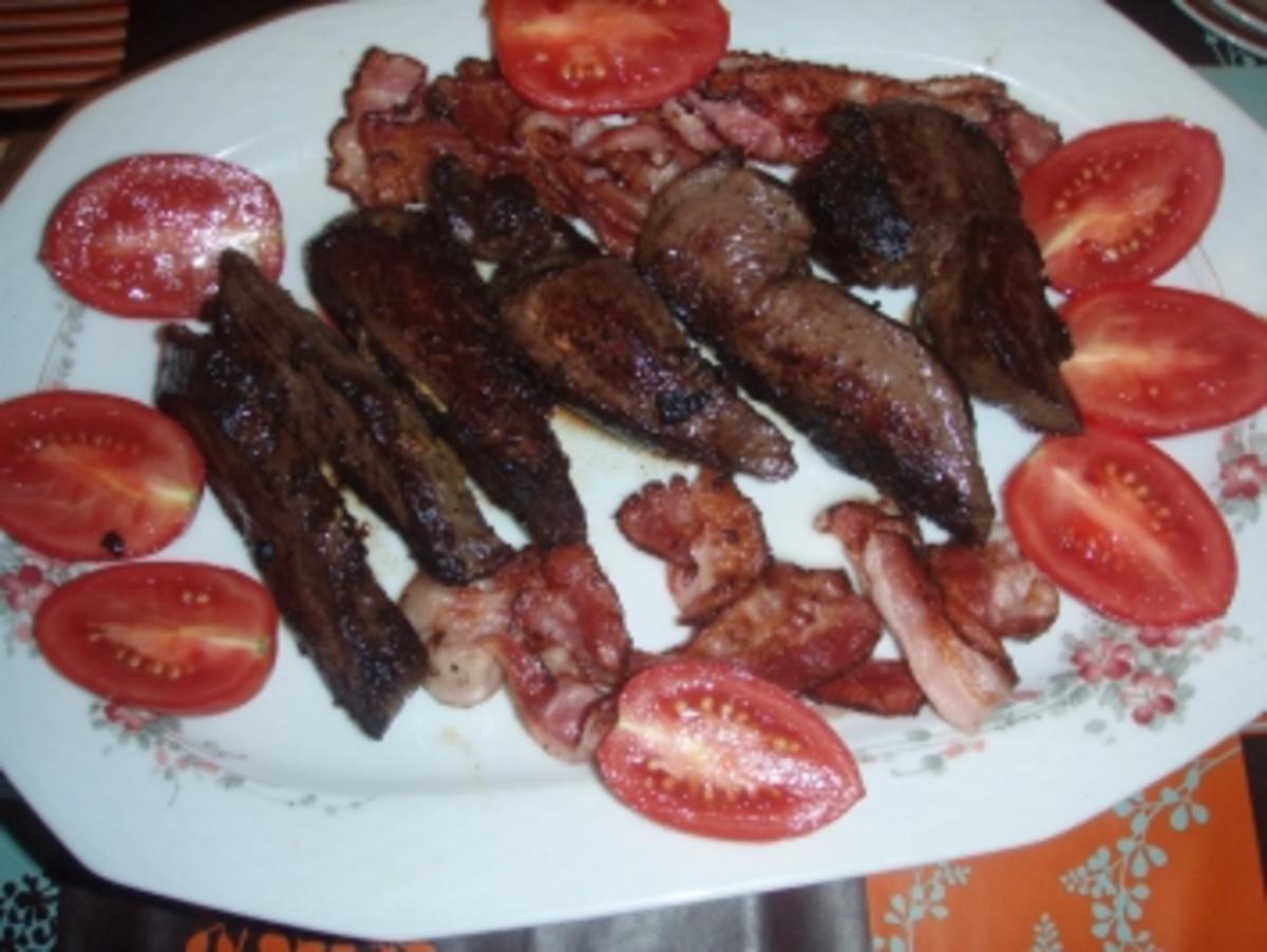 Hirschfilet mit Bratspeck Tomaten und einem Salat - Rezept
