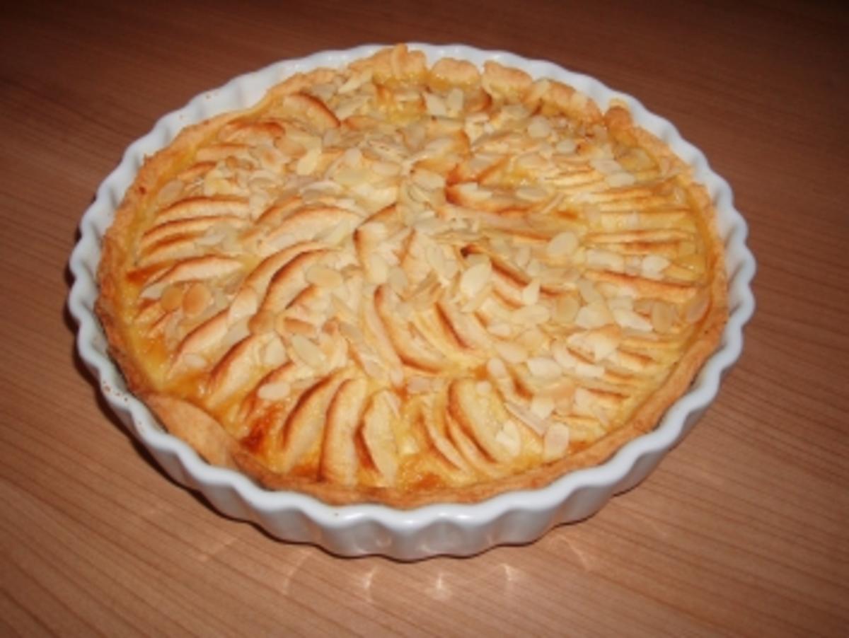 Apfelkuchen mit Amaretto-Guss - Rezept