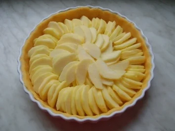 Apfelkuchen mit Amaretto-Guss - Rezept - Bild Nr. 3