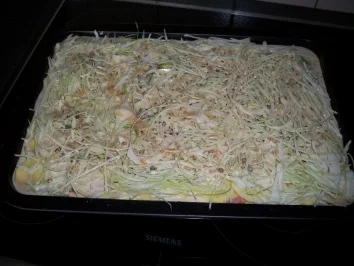 Auflauf aus Kohl, Hackfleisch und Kartoffeln mit Bier und Sahne - Rezept