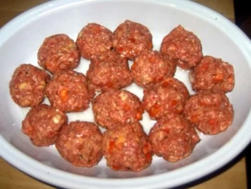 Rezept: Ingwerhackbällchen mit Gemüse-Bulgur und Ajvarsoße Bild Nr. 3 Ingwerhackbällchen mit Gemüse-Bulgur und Ajvarsoße - Rezept - Bild Nr. 3