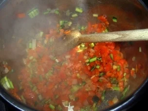 Rezept: Ingwerhackbällchen mit Gemüse-Bulgur und Ajvarsoße Bild Nr. 4 Ingwerhackbällchen mit Gemüse-Bulgur und Ajvarsoße - Rezept - Bild Nr. 4