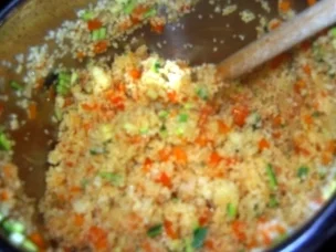 Rezept: Ingwerhackbällchen mit Gemüse-Bulgur und Ajvarsoße Bild Nr. 5 Ingwerhackbällchen mit Gemüse-Bulgur und Ajvarsoße - Rezept - Bild Nr. 5