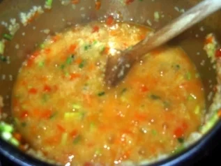 Rezept: Ingwerhackbällchen mit Gemüse-Bulgur und Ajvarsoße Bild Nr. 6 Ingwerhackbällchen mit Gemüse-Bulgur und Ajvarsoße - Rezept - Bild Nr. 6