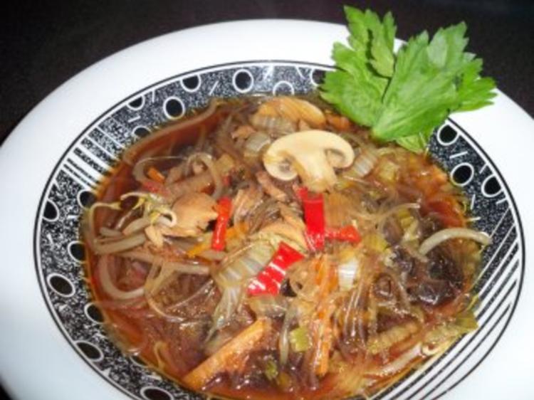 Asiatische Kohlsuppe mit Entenfleisch - Rezept - kochbar.de