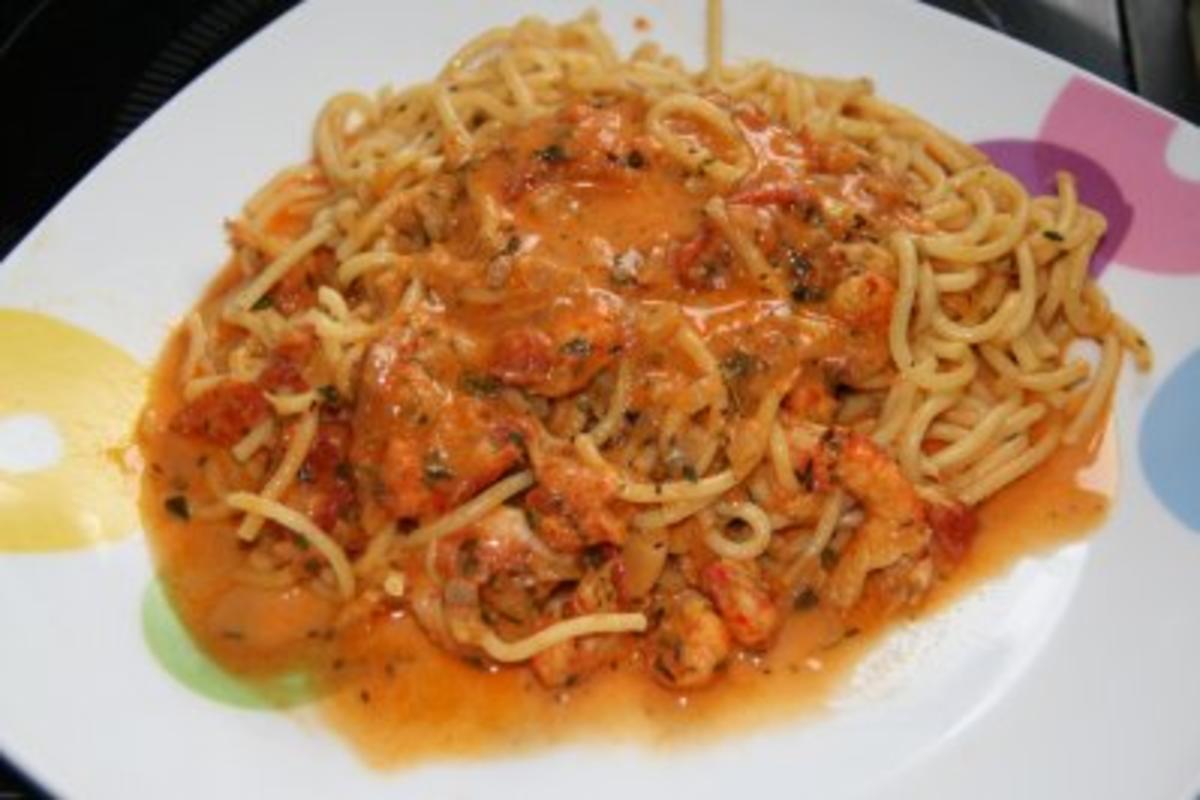 Spaghetti mit Garnelen in Kräuter-Tomaten-Sauce - Rezept