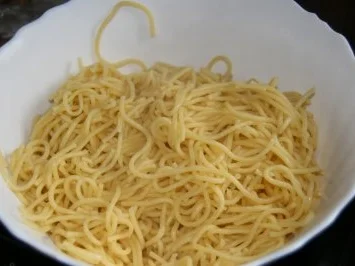 Spaghetti mit Garnelen in Kräuter-Tomaten-Sauce - Rezept - Bild Nr. 5