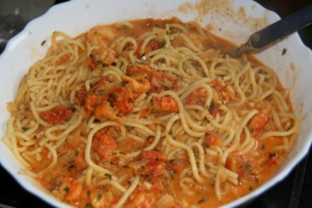 Spaghetti mit Garnelen in Kräuter-Tomaten-Sauce - Rezept - Bild Nr. 6