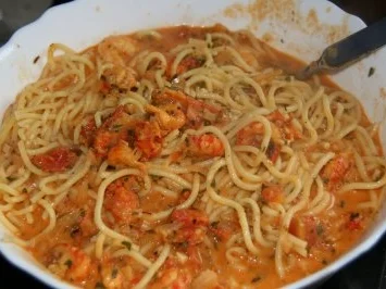Spaghetti mit Garnelen in Kräuter-Tomaten-Sauce - Rezept - Bild Nr. 6