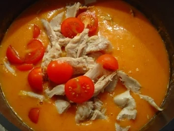 Putengoulasch aus Putenflügeln... kalorienarm... mit Tomate und Paprika - Rezept - Bild Nr. 5