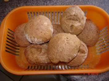 Rezept: Brot + Brötchen : Rustikale Weckle Brot + Brötchen : Rustikale Weckle - Rezept