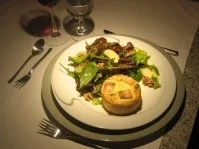 Rezept: Kochduellrezept 2- Pfifferlingsmaultäschle in Rinderbrühe, Lachs- Spinatquiche mit Herbstsalat, Tonkabohnenstrudel mit Mangoragout Bild Nr. 3 Kochduellrezept 2- Pfifferlingsmaultäschle in Rinderbrühe, Lachs- Spinatquiche mit Herbstsalat, Tonkabohnenstrudel mit Mangoragout - Rezept - Bild Nr. 3