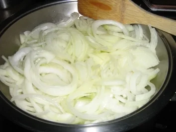 Badisches Zwiebelsüpple mit Haube - Rezept - Bild Nr. 3