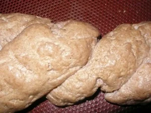 Pizzakatzes Sauerteig-Hefezopf - Rezept - Bild Nr. 2