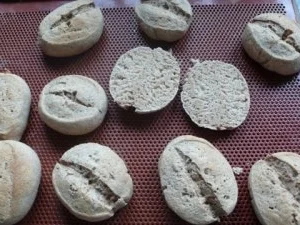 Pizzakatzes Blitzbrötchen - Rezept