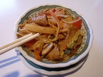 Rezept: Chop Suey mit Pute und Bratnudeln Bild Nr. 9 Chop Suey mit Pute und Bratnudeln - Rezept - Bild Nr. 9