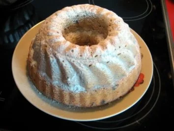 Rodonkuchen mit Schokolade und Aprikosenhälften - Rezept