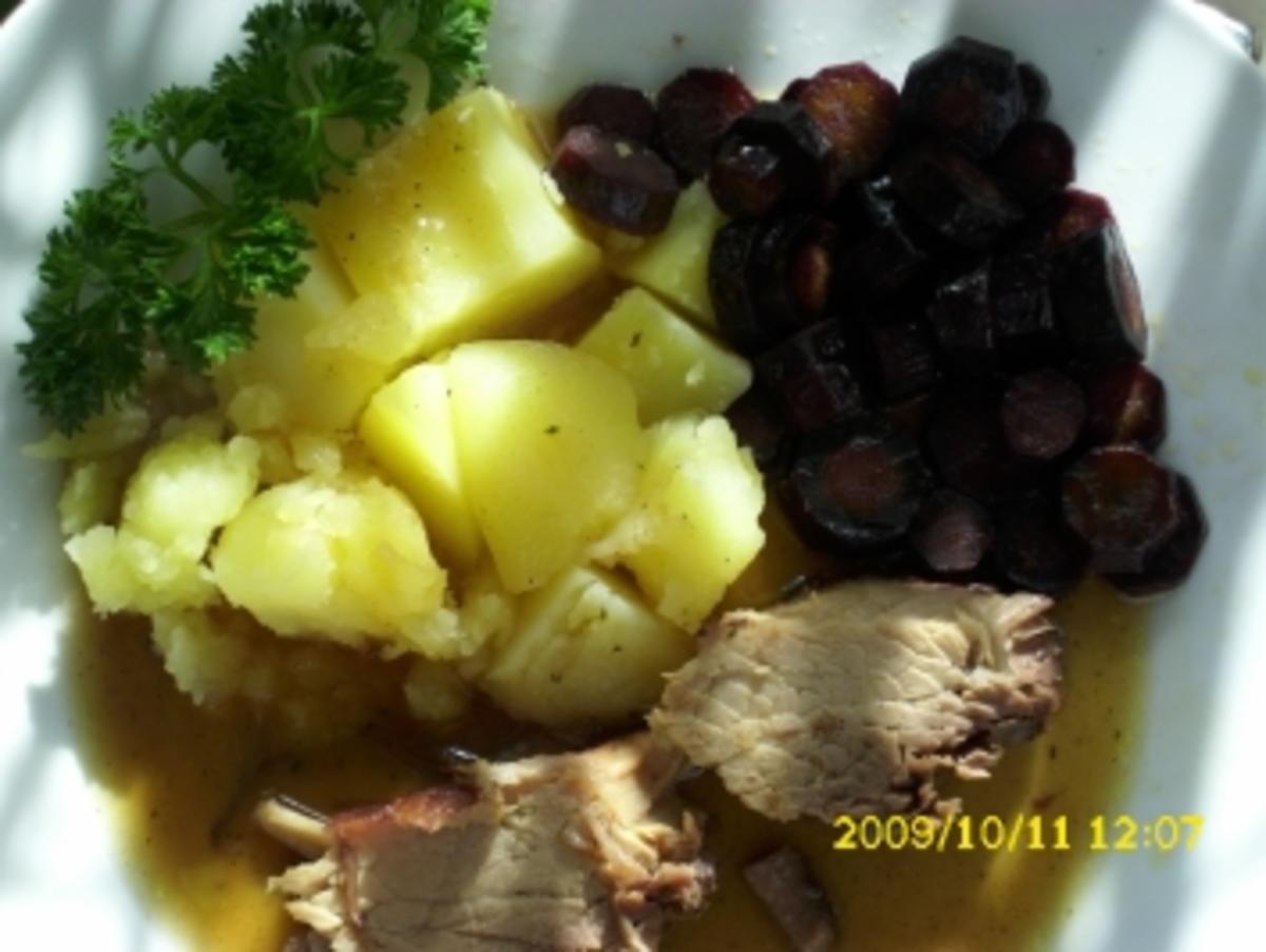 Bilder für Fleisch: Schwindelbraten mit violetten Möhren und Salzkartoffeln - Rezept