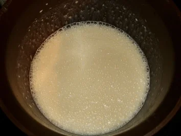 Lachs-Crêpes mit Meerrettich-Frischkäse und Dijon-Senfcreme - Rezept - Bild Nr. 2