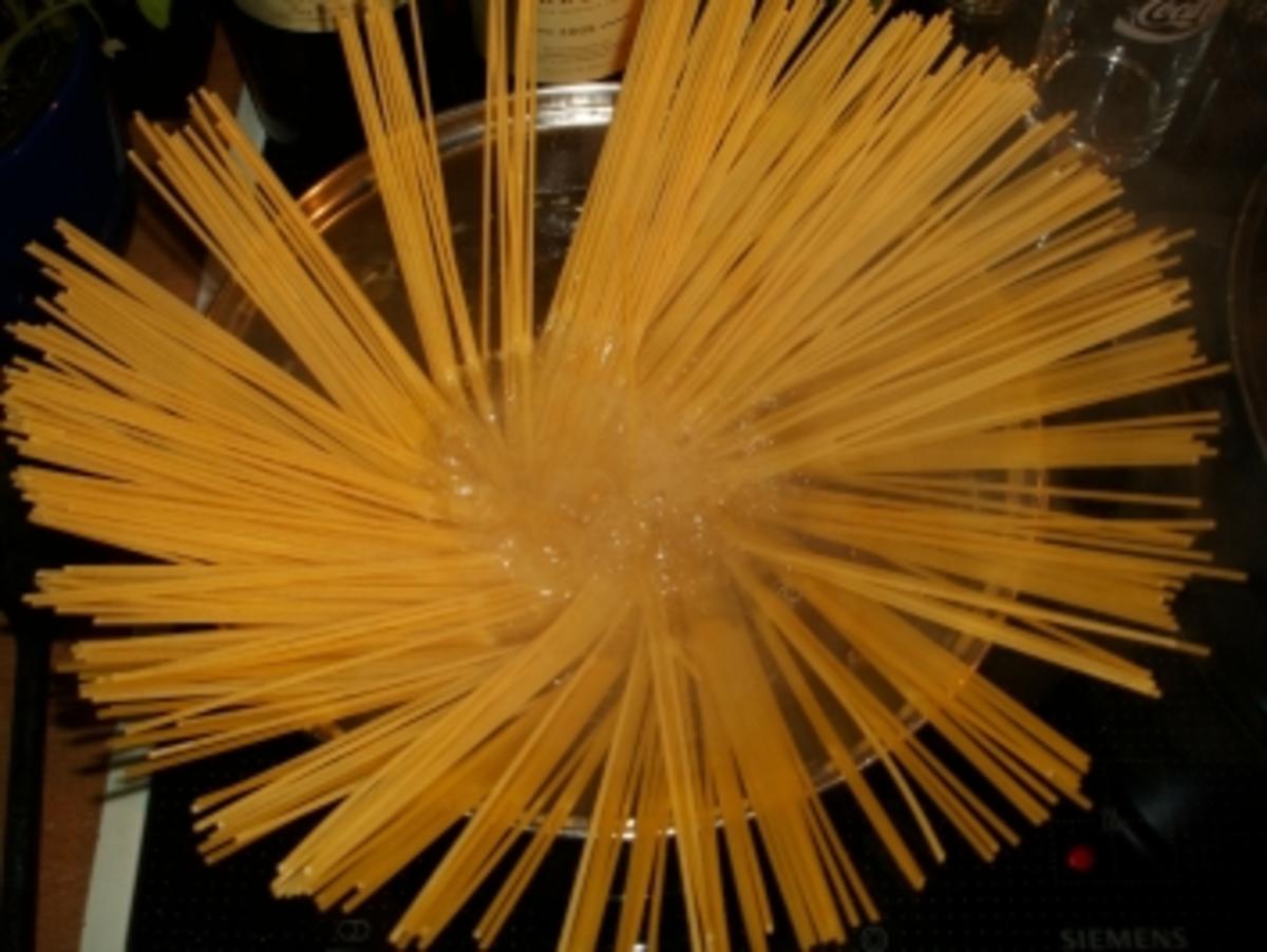 Spaghetti mit roter Linsensauce - Rezept - Bild Nr. 2