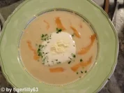 Meerrettichsuppe mit Lachsstreifen - Rezept