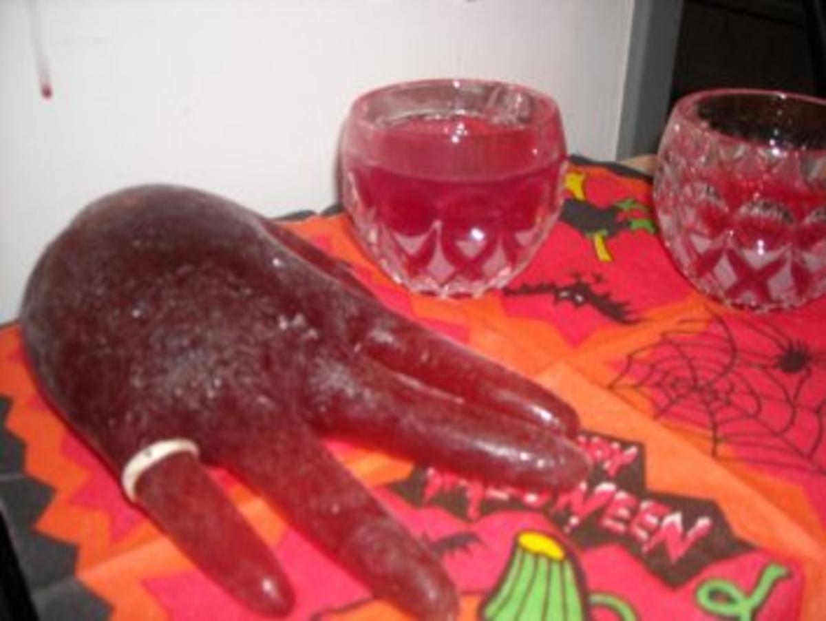 Bilder für HALLOWEEN BLUTBOWLE MIT ABGEFRORENER HAND - Rezept