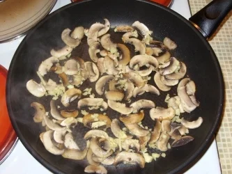 Rezept: Champignon-Gemüse mit Spiralnudeln Bild Nr. 2 Champignon-Gemüse mit Spiralnudeln - Rezept - Bild Nr. 2