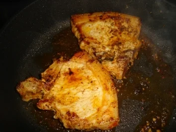 Gebratenes Schweinskotlett mit Paprika & Thymian - Rezept - Bild Nr. 3