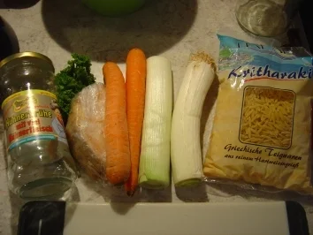 Rezept: Hühnersuppe.... ratz-fatz, gluten- und laktosefrei... mit Bildern Bild Nr. 2 Hühnersuppe.... ratz-fatz, gluten- und laktosefrei... mit Bildern - Rezept - Bild Nr. 2