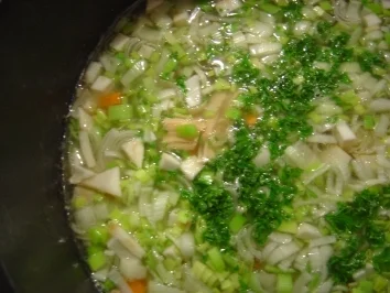 Rezept: Hühnersuppe.... ratz-fatz, gluten- und laktosefrei... mit Bildern Bild Nr. 4 Hühnersuppe.... ratz-fatz, gluten- und laktosefrei... mit Bildern - Rezept - Bild Nr. 4