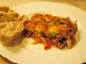 Geschichtete Ofen-Ratatouille mit Hack - Rezept