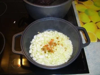 Rezept: Nam Pla Suppe an Rotkohlbrühe mit Thunfisch Bild Nr. 4 Nam Pla Suppe an Rotkohlbrühe mit Thunfisch - Rezept - Bild Nr. 4