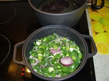 Rezept: Nam Pla Suppe an Rotkohlbrühe mit Thunfisch Bild Nr. 5 Nam Pla Suppe an Rotkohlbrühe mit Thunfisch - Rezept - Bild Nr. 5