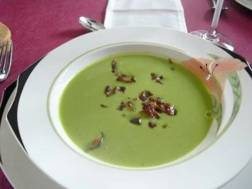 Rezept: Beschwipste Erbsensuppe Beschwipste Erbsensuppe - Rezept