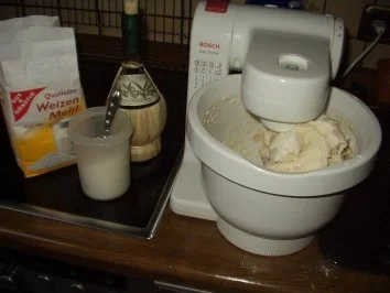 Rezept: Hefeteig nach Schwiegermutters Art Hefeteig nach Schwiegermutters Art - Rezept