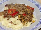 Putengeschnetzeltes mit Paprika-Champignon-Rahmsoße - Rezept - Bild Nr. 2