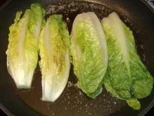 Rezept: Gedünstete Salatherzen mit gebr.Fischfilet und Zitronenschaum Bild Nr. 5 Gedünstete Salatherzen mit gebr.Fischfilet und Zitronenschaum - Rezept - Bild Nr. 5