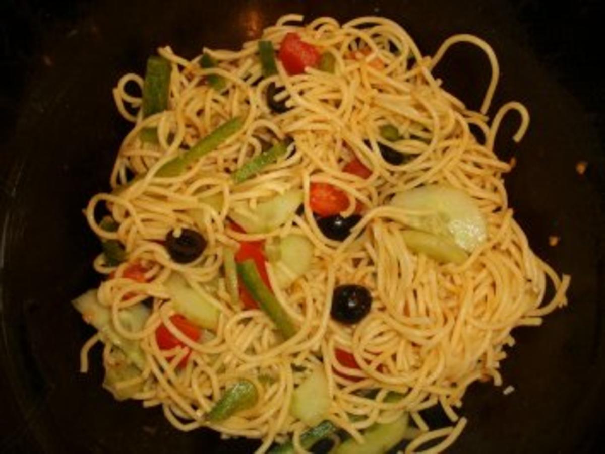 Spaghetti-Salat mediterran - Rezept - Bild Nr. 2