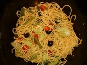 Rezept: Spaghetti-Salat mediterran Bild Nr. 2 Spaghetti-Salat mediterran - Rezept - Bild Nr. 2