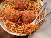 Oma's Nudeln mit Tomatensoße und Hackbällchen - Rezept - Bild Nr. 2