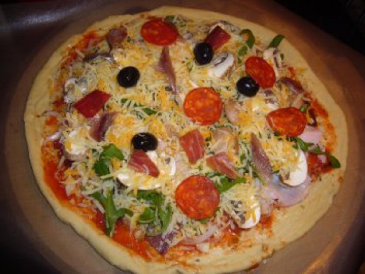 Kikis Pizza Rucola - Rezept - Bild Nr. 9