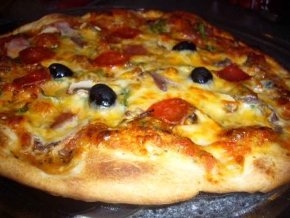 Kikis Pizza Rucola - Rezept - Bild Nr. 10